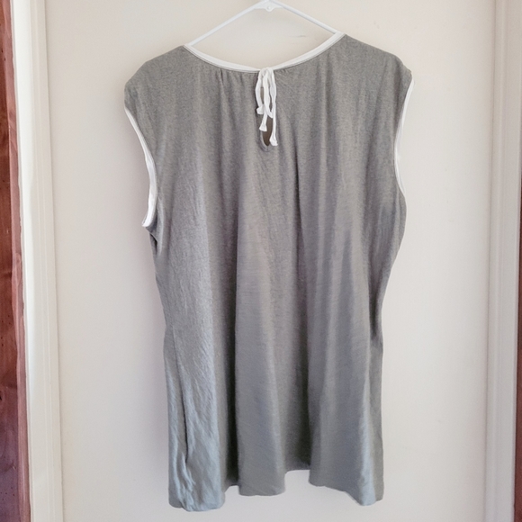 Sleeveless Embellished Top - Picture 4 of 5